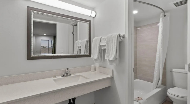 Четырёхместный номер Standard Travel Inn