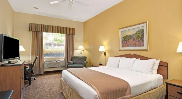Двухместный номер Wingate by Wyndham Houston Bush Intercontinental Airport