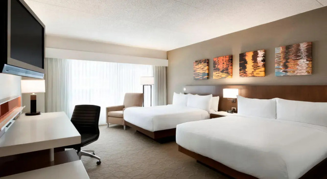 Четырёхместный номер Standard Delta Hotels by Marriott Saint John