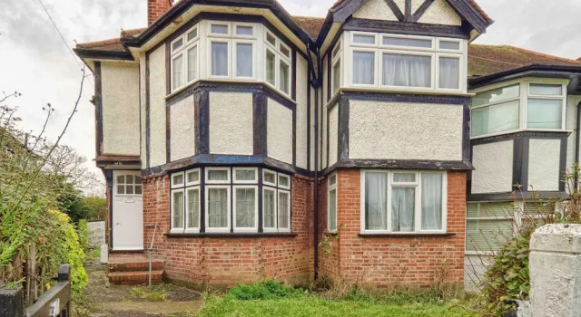 2 Bedroom Apt in Residential Locality