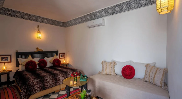 Riad dada Messouda spa, Забронировать Курортный отель Отели Марракеш-Тенсифт-Эль-Хауз с парковкой, Парковка