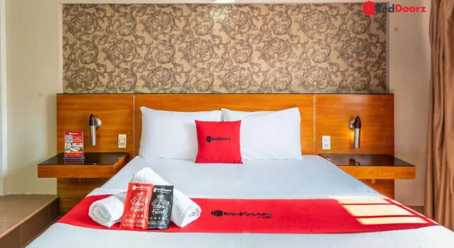 Двухместный номер Superior RedDoorz Near Tan Dinh Market 3