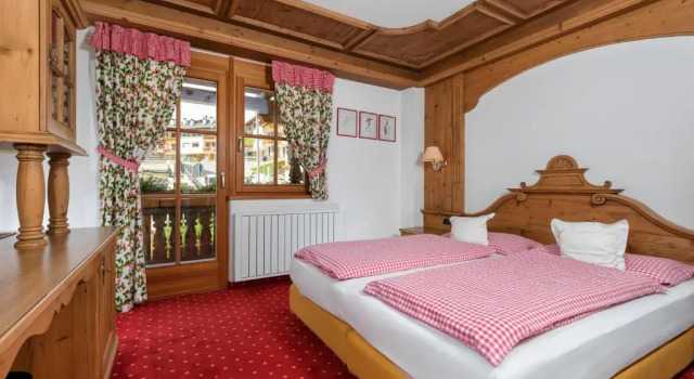 Chalet Barbara, Забронировать Шале Коттеджи Livinallongo del Col di Lana, Коттедж