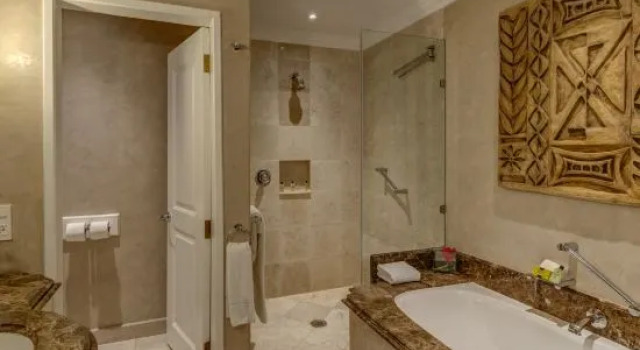 Номер Executive InterContinental Johannesburg OR Tambo Airport Hotel by IHG