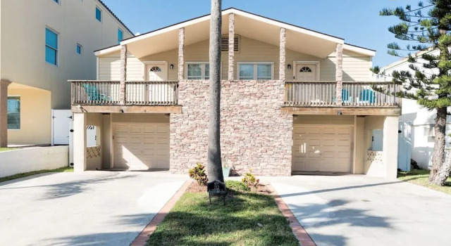 112 E Amberjack Duplex #1-2 - 6 Br apts by RedAwning, Rezerwuj Dom wakacyjny Hotele w Padre Island z basenem, Basen