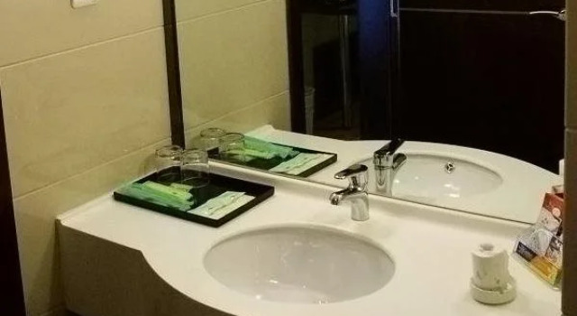 Kunming Inntels Hotel Xin Ying, Rezerwuj Hotel Hotele w Kunming z parkingiem, Parking