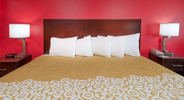 Номер Standard Days Inn by Wyndham Mexico