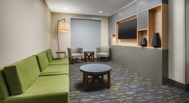 Holiday Inn Express & Suites Oakhurst-Yosemite Park Area by IHG, Забронировать Отель Окхерст Национальный парк Йосемити