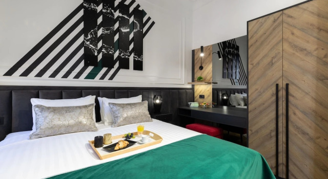 Люкс Deluxe DeZign Superior Apartments & Rooms