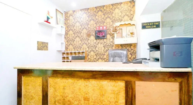 Oyo 30883 Chinar, Book Hotel Hoteller i Punjab med parkering, Parkering