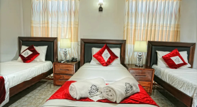 Номер Deluxe Asian Grand Hotel