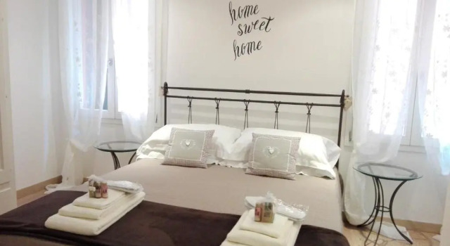 homesweethome venice, Забронировать Отель Отели Венеции с бассейном, рядом с Железнодорожный вокзал Венеция Санта Лючия, Бассейн