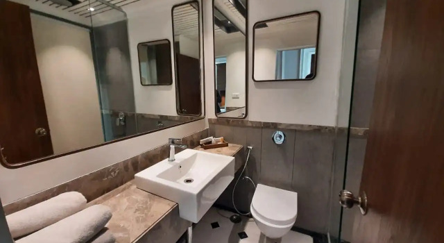 Номер Standard с балконом Polo Floatel Kolkata