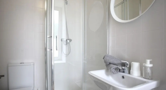 Люкс Цокольный этаж c 1 комнатой с видом на сад Place Of Moments Urban-Suites