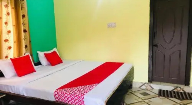 Oyo 28236 Hotel Aanandit, Rezervovat Hotel Uttarkāshi Uttarakhand