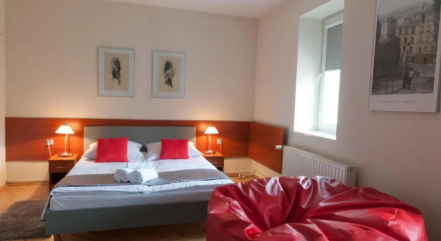 Полулюкс Deluxe Hotel Komes