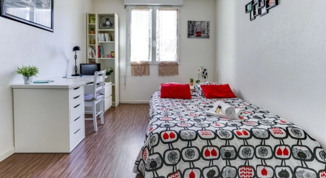 Nice Studio in Quiet Area, Забронировать Отель Бордо Жиронда, рядом с Saint-André Cathedral