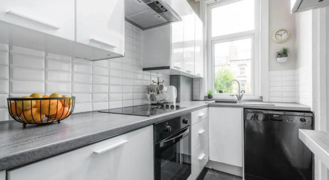 Апартаменты Beautiful 4BD Family Home Burley Leeds