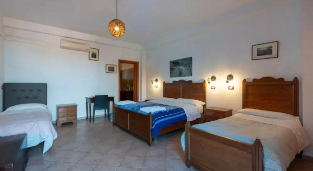 Четырёхместный номер Standard с балконом и с видом на море Agriturismo dell'Etna