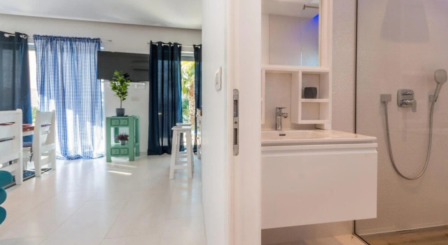 Amazing Apartment in Sukosan With Wifi and 2 Bedrooms, Book Apartment Sukosan Zadar County, near Makarska Beach