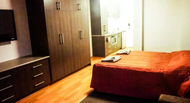 Студия Spinifex Hotel