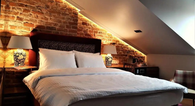Двухместный номер Standard Мансарда SLEEPWELL NOWY ŚWIAT - courtyard entrance Ordynacka 14St