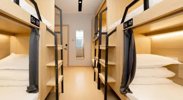 Кровать в общем номере (мужской номер) Dengba Inn-Fengqiao Road Subway Station Global Harbor Branch