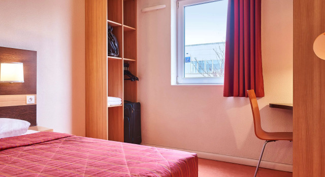 Premiere Classe Le Mans Ouest Universite, Rezerwuj Hotel Tanie hotele w Kraj Loary