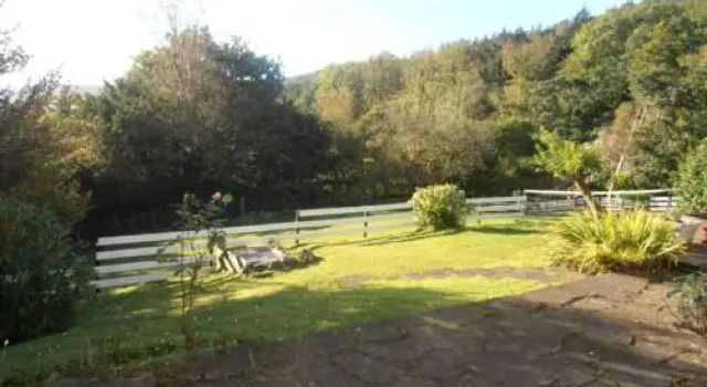 Mambeg Country Guest House, Забронировать Гостевой дом Отели Glasgow & The Clyde Valley с парковкой, Парковка