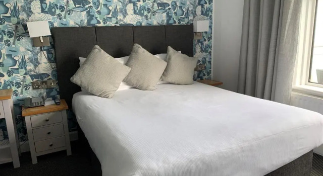 Standard- familie værelse med altan ved havet Cumberland Hotel