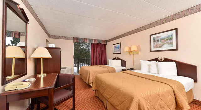 Четырёхместный номер Standard Baymont by Wyndham Northwood