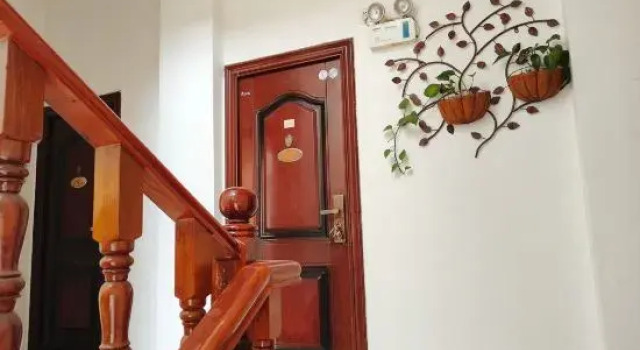 Longling Rujia Apartment, Rezerwuj Apartament Hotele w Baoshan z parkingiem, Parking