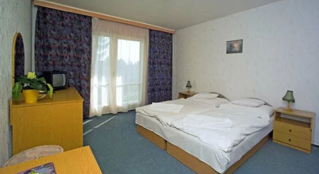 Hotel Jonathan, Забронировать Отель Балатонфельдвар Шомодь, рядом с Balatonföldvár port