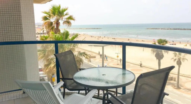 Апартаменты с видом на море M Sea Suites - By The Beach