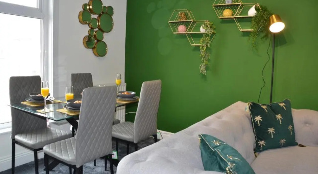 Oak Tree Boutique Apartment - 2 Bedrooms Apartment - Stayseekers