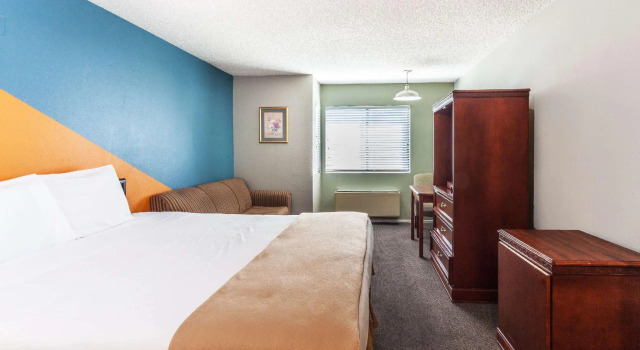 Двухместный номер Standard Travelodge by Wyndham Big Bear Lake CA