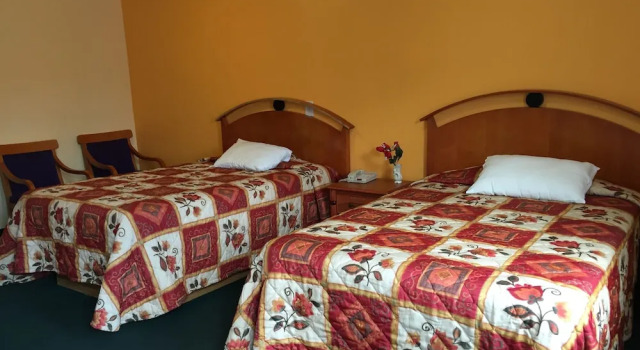 Четырёхместный номер Standard Deluxe Inn
