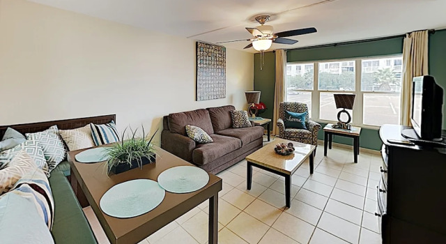 New Listing! Gulf , Steps To Sand & Waterpark 1 Bedroom Condo, Buchen Sie Ferienwohnung Padre Island USA
