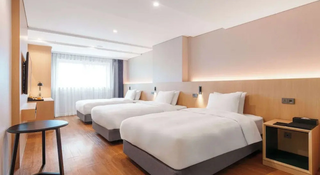 Трёхместный номер Deluxe ibis Styles Ambassador Jeonju City Centre