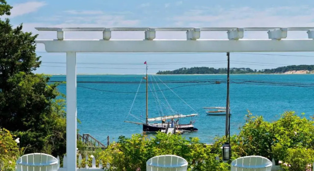 Двухместный номер Standard с видом на залив A Little Inn on Pleasant Bay