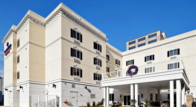 Кровать в общем номере Candlewood Suites Mobile-Downtown by IHG