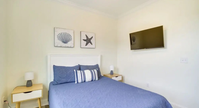 Коттедж Waveland Vacation Rental w/ Private Heated Pool
