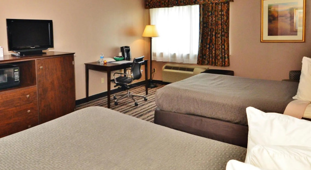 Четырёхместный номер Standard Mountain Lake Inn