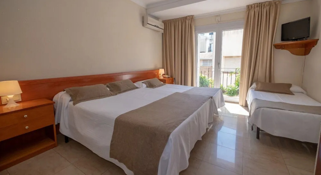 Трёхместный номер Standard Hostal Gallet