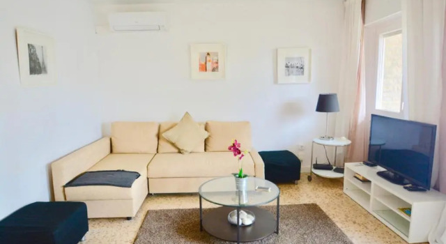 VINYET TRANQUILITY steps from the beach and pool, Забронировать Отель Ситжес Коста-дель-Гарраф, рядом с Les Anquines Beach