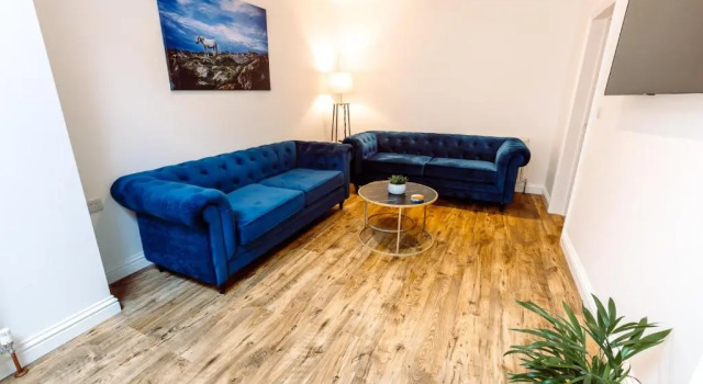 Chute House 4 bed house private garden city center