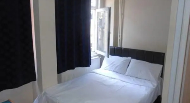 Karslioglu Hostel, Забронировать Хостел Фатих Стамбул, рядом с Библиотека Стамбульского университета