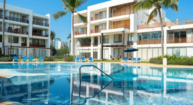 Апартаменты Luxury Luxury Condo with Private Beach 4BR