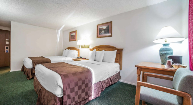 Четырёхместный номер Standard Rodeway Inn Bryce Canyon