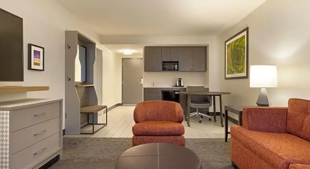 Четырёхместный люкс с 2 комнатами Doubletree By Hilton Fort Worth South